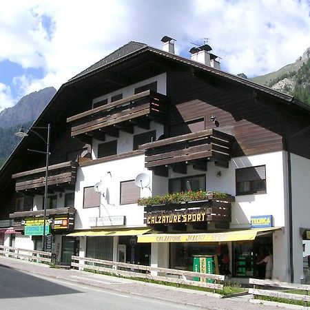 La Casa Duron Lägenhet Campitello di Fassa Exteriör bild