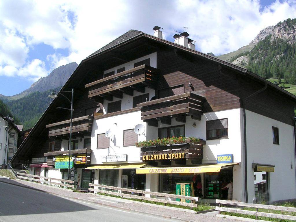 La Casa Duron Lägenhet Campitello di Fassa Exteriör bild